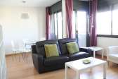 Apartamento amueblado con zona comunitaria y piscina.