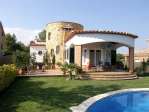 Espectacular casa de dise�o con piscina