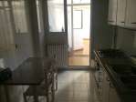 Se alquila apartamento amueblado con garaje y