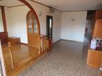 Piso de 3 habitaciones con peque�a terraza