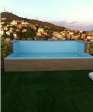 �tico con terraza y piscina