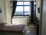 Estudio frente palacio de congresos. Muebles
