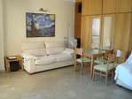 Estudio amueblado, calefacci�n y garaje incluido.