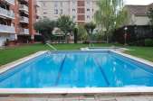 Piso reformado y con piscina
