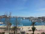 Estupendo piso con vistas al mar frente a las