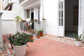 Maravillosa terraza en Cirilo Amor�s, junto al r�o