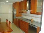 Se alquila piso de reciente constucci�n en Nar�n.