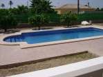 Chalet con 4 dormitorios y piscina