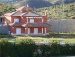 Amplia villa, sin muebles