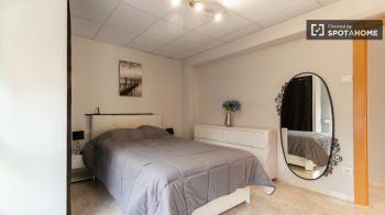 Imagen Furnished room for rent with terrace in Valencia