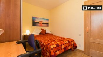 Imagen Quarto mobiliado para alugar com terraço