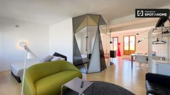 Imagen Piso tipo loft de 2 dormitorios con terraza en alquiler en el centro de Barcelona