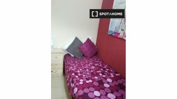 Imagen Aluga-se quarto mobiliado com elevador