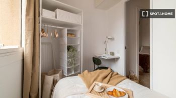 Imagen Furnished room for rent with elevator in Barcelona