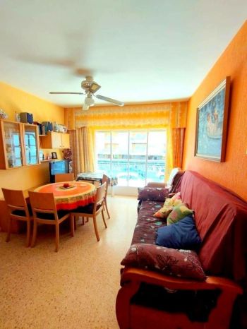 Imagen Alquiler temporada octubre a junio 3 domitorios, 1 baño reformado, cocina. Amueblado, a/a, terraza y parking