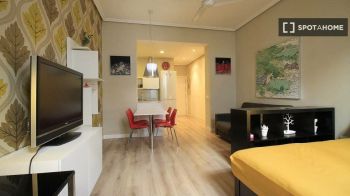 Imagen Estudio Exterior de 40m2 en zona Huertas-Cortes - PRI