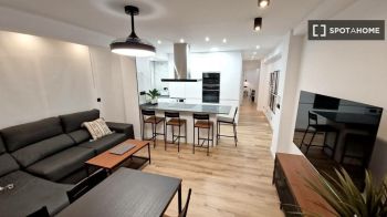 Imagen Se alquila piso de 4 habitaciones en Russafa, gastos incluidos.