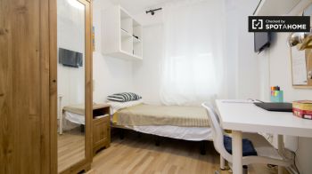 Imagen Quarto mobiliado para alugar com terraço