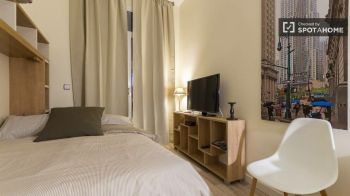 Imagen Estudio con estilo, con aire acondicionado y balcón, en el centro de Madrid, calle Preciados