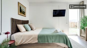 Imagen Habitaciones en alquiler en piso de 8 habitaciones en Nou Barris