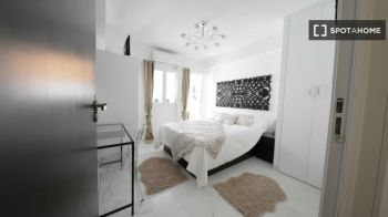 Imagen Furnished room for rent with elevator in Madrid