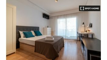 Imagen Furnished room for rent with terrace in Madrid