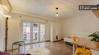 Imagen Furnished room for rent with terrace in Valencia