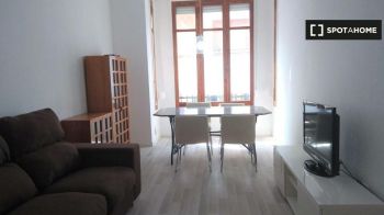 Imagen Se alquila apartamento de 3 habitaciones en Russafa, gastos incluidos.