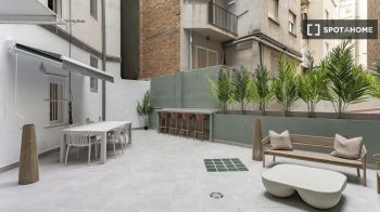 Imagen Piso de 3 habitaciones en alquiler en La Sagrada Familia.