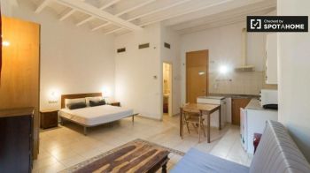 Imagen Estudio en alquiler en El Raval, gastos incluidos, solo estudiantes