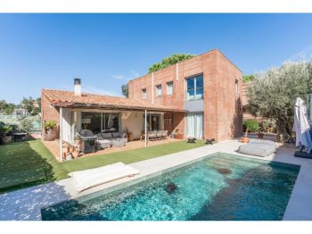 Imagen Alquiler casa aire acondicionado y garaje