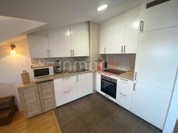 Imagen Precioso ático reformado y amueblado en el centro