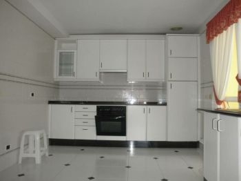 Imagen Alquiler piso garaje y ascensor Porta nova