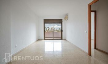 Imagen Piso amplio con terraza y garaje en alquiler